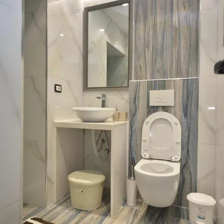 Central * Тирана