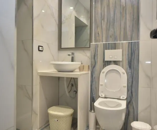 Central * ティラナ