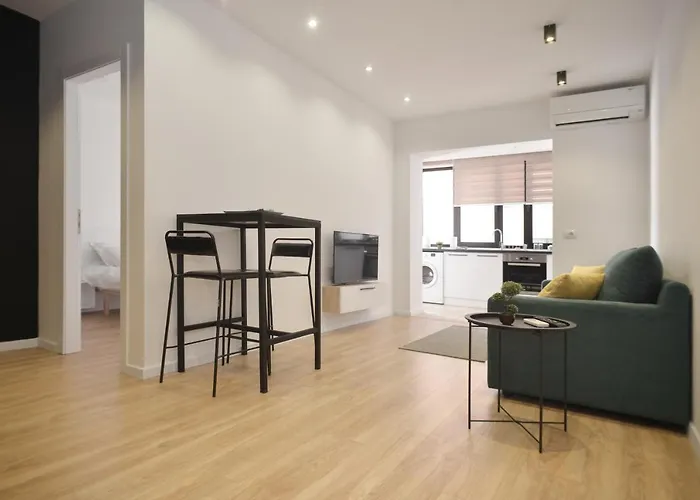 Central * ティラナ