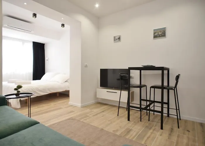 Central ティラナ