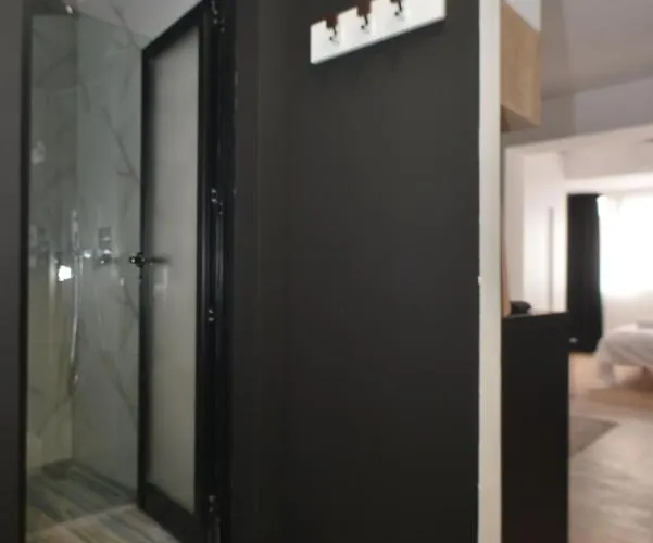 Central ティラナ